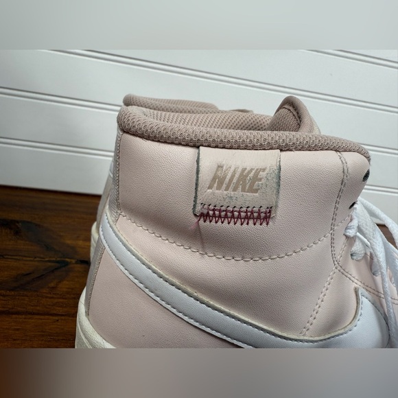 Nike women’s pink and white Court Royale 2 Mid high top tennis shoes. Size 6.5 - Picture 10 of 12